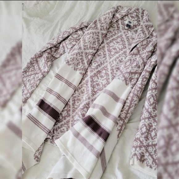 Old Navy Chunky Knit Hi-Lo Cardigan (M) - Picture 3 of 3